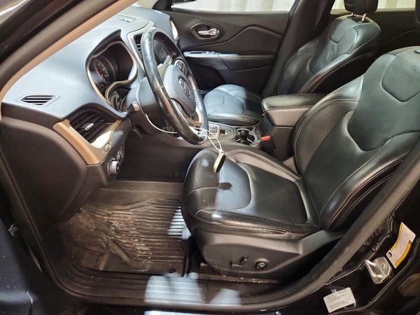 2015 JEEP CHEROKEE Limited — DENT