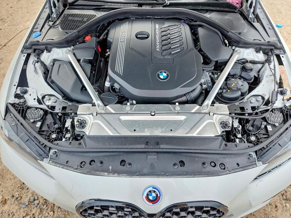 2023 BMW M440I