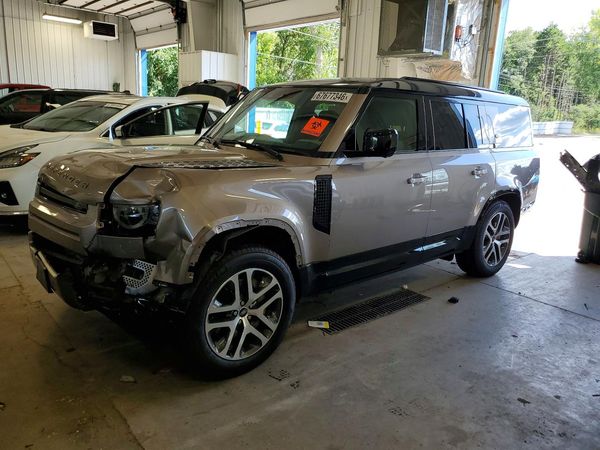 2023 LAND ROVER DEFENDER 130 X-Dynamic SE — Front 3/4