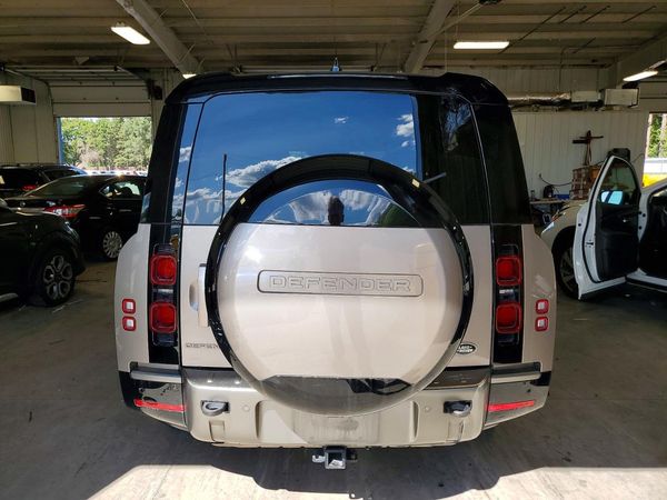 2023 LAND ROVER DEFENDER 130 X-Dynamic SE — DIRR