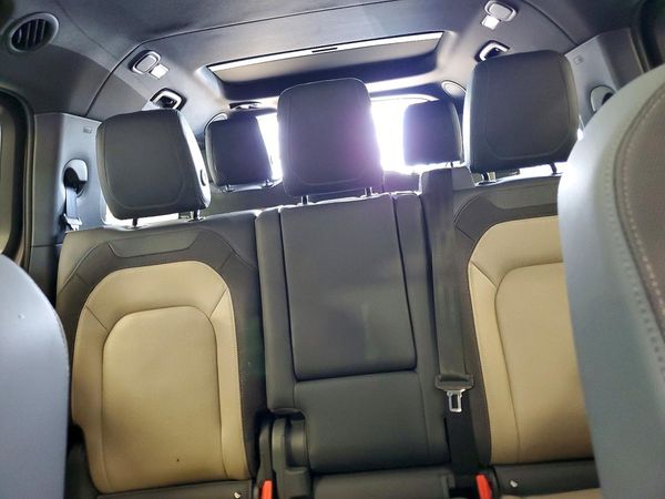 2023 LAND ROVER DEFENDER 130 X-Dynamic SE — SUVN