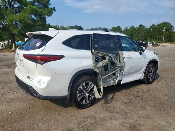 2022 TOYOTA HIGHLANDER