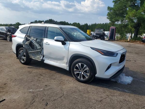 2022 TOYOTA HIGHLANDER