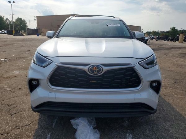 2022 TOYOTA HIGHLANDER
