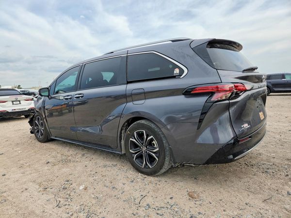 2025 TOYOTA SIENNA Platinum