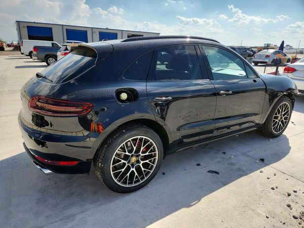 2017 PORSCHE MACAN