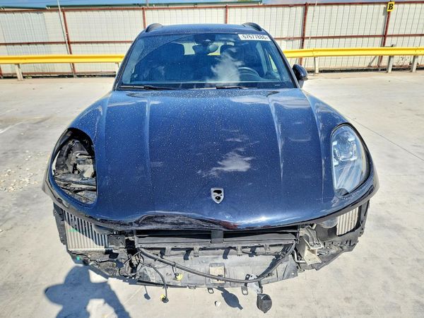 2017 PORSCHE MACAN