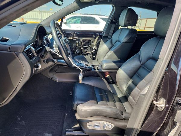 2017 PORSCHE MACAN