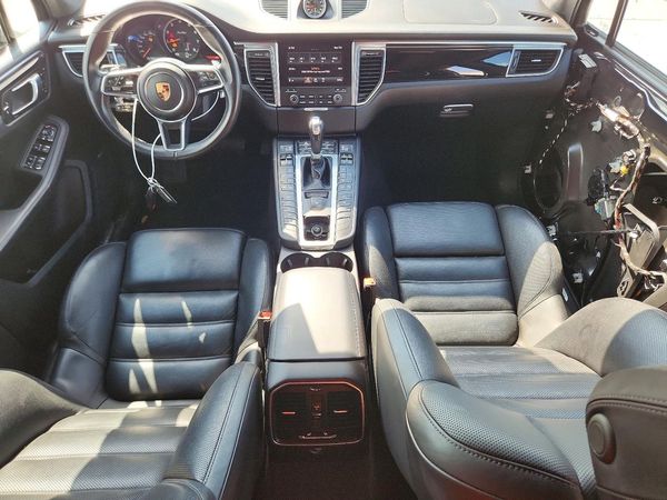 2017 PORSCHE MACAN