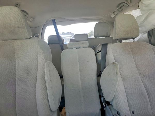 2012 TOYOTA SIENNA