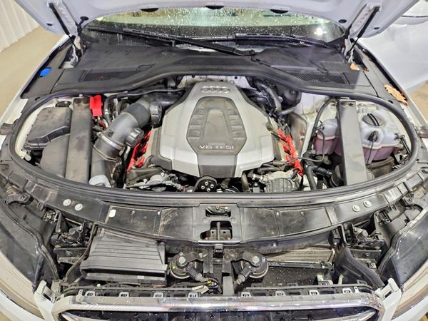 2017 AUDI A8 quattro L
