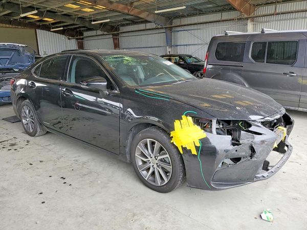 2016 LEXUS ES 300h