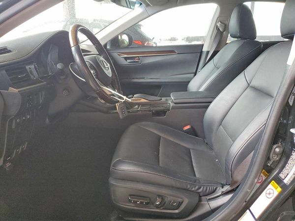 2016 LEXUS ES 300h