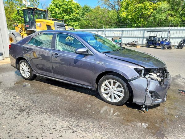 2014 TOYOTA CAMRY SOLA Hybrid — Passenger 3/4