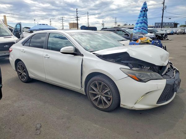 2017 TOYOTA CAMRY XLE/XSE