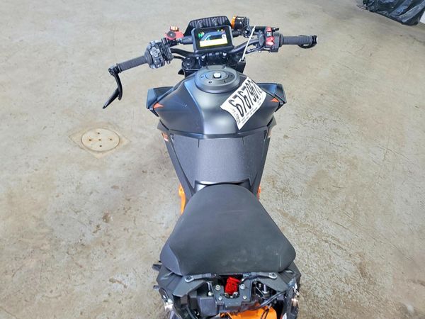 2025 KTM 1290