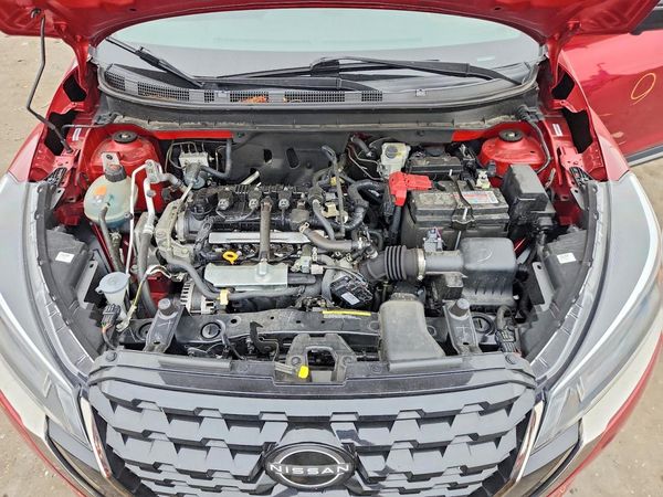 2024 NISSAN KICKS SR