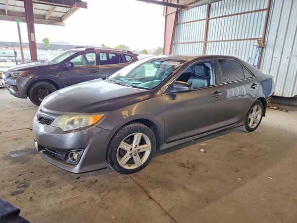 2014 TOYOTA CAMRY