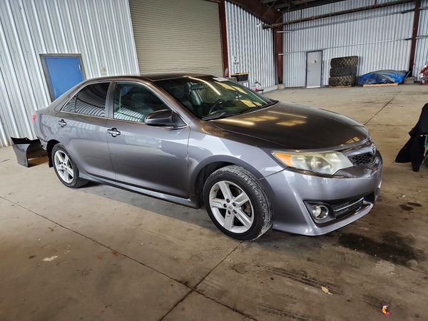 2014 TOYOTA CAMRY