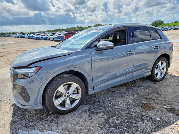 2022 AUDI Q4 E-TRON quattro Premium Plus