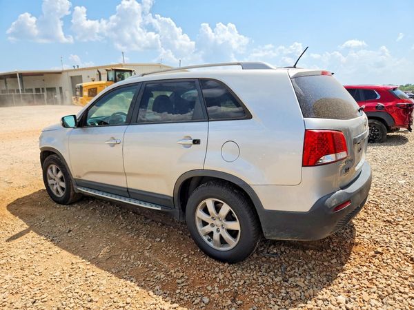 2013 KIA SORENTO Base / LX
