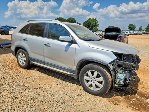 2013 KIA SORENTO Base / LX