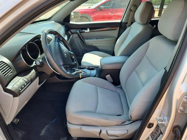 2013 KIA SORENTO Base / LX