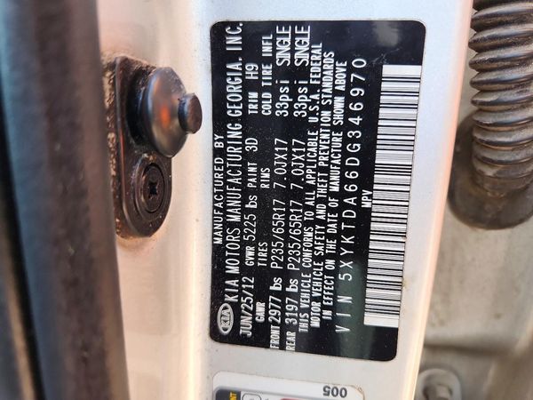 2013 KIA SORENTO Base / LX