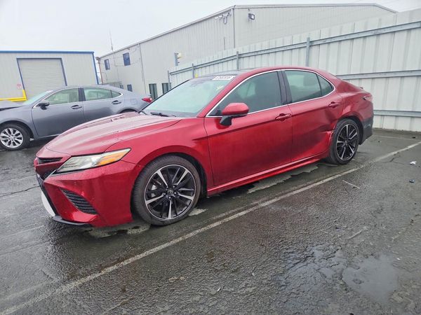 2018 TOYOTA CAMRY