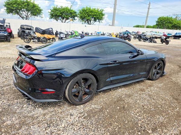 2022 FORD MUSTANG