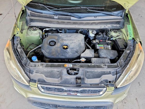 2012 KIA SOUL GL — Engine bay