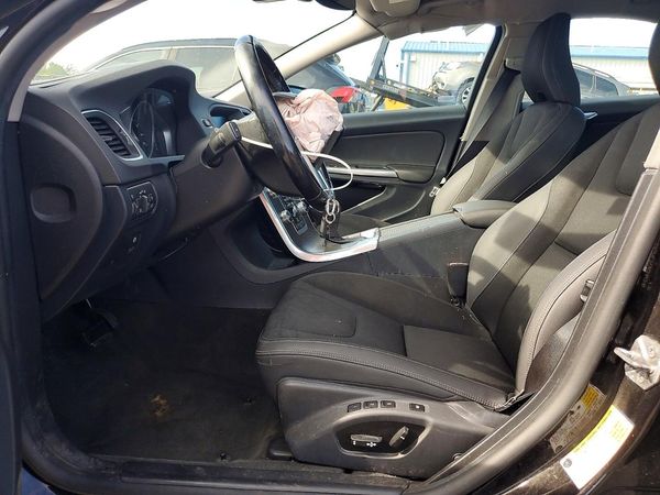 2015 VOLVO S60 Base (non R design) — DENT