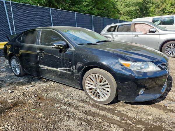 2015 LEXUS ES 350 — Passenger 3/4