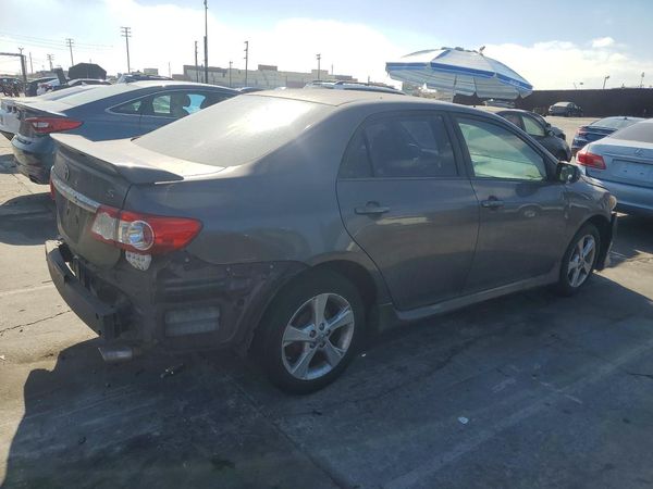 2013 TOYOTA COROLLA