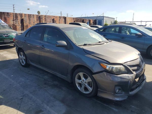 2013 TOYOTA COROLLA
