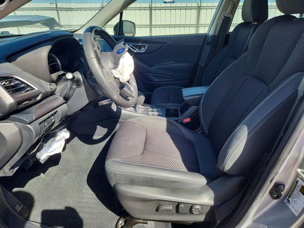 2021 SUBARU FORESTER Premium — DENT