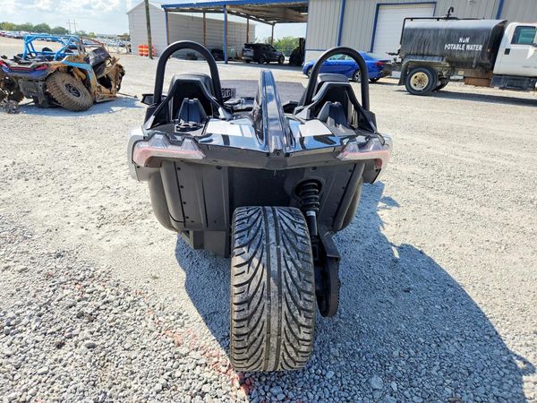 2024 POLARIS SLINGSHOT Manual