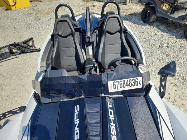 2024 POLARIS SLINGSHOT Manual