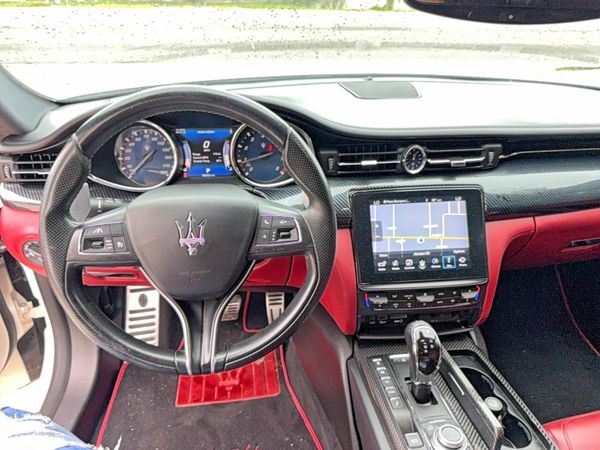 2017 MASERATI QUATTROPORTE Sport