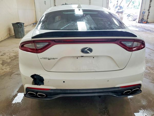 2018 KIA STINGER