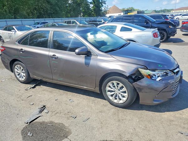 2015 TOYOTA CAMRY