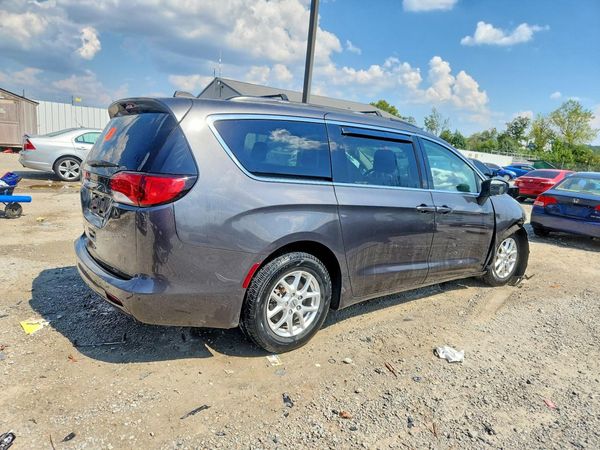 2021 CHRYSLER VOYAGER
