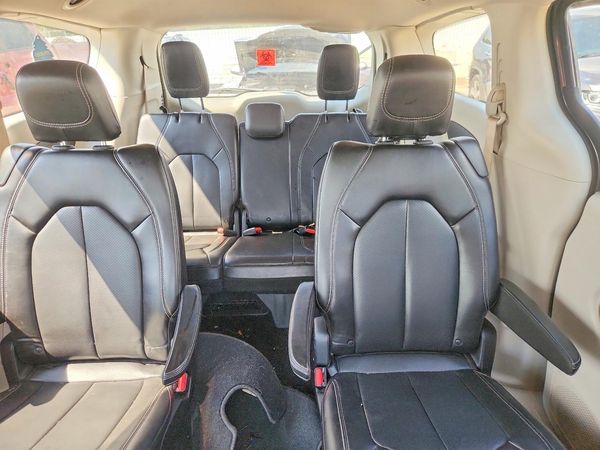 2021 CHRYSLER VOYAGER