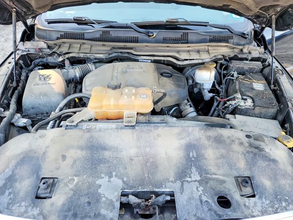 2018 RAM 1500 SLT — Engine bay