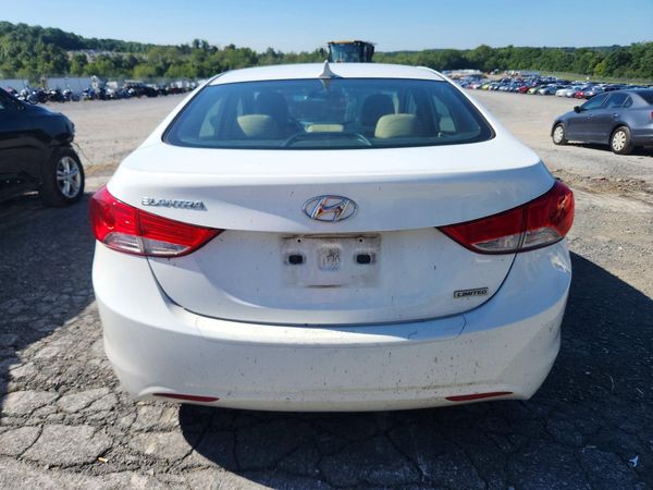 2013 HYUNDAI ELANTRA