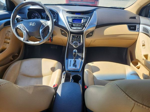 2013 HYUNDAI ELANTRA