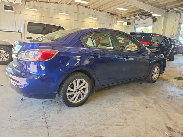 2013 MAZDA 3