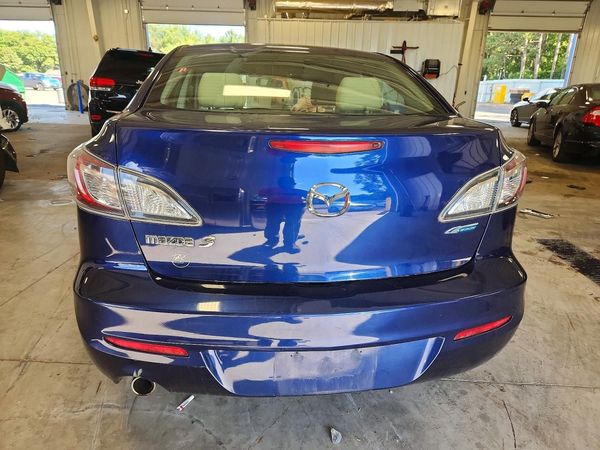 2013 MAZDA 3
