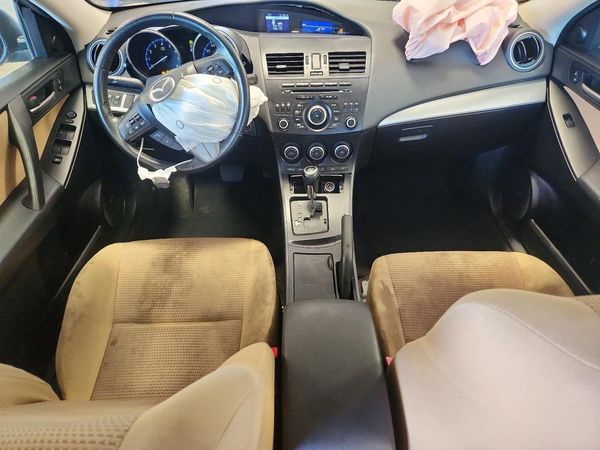 2013 MAZDA 3