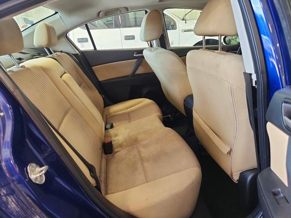 2013 MAZDA 3
